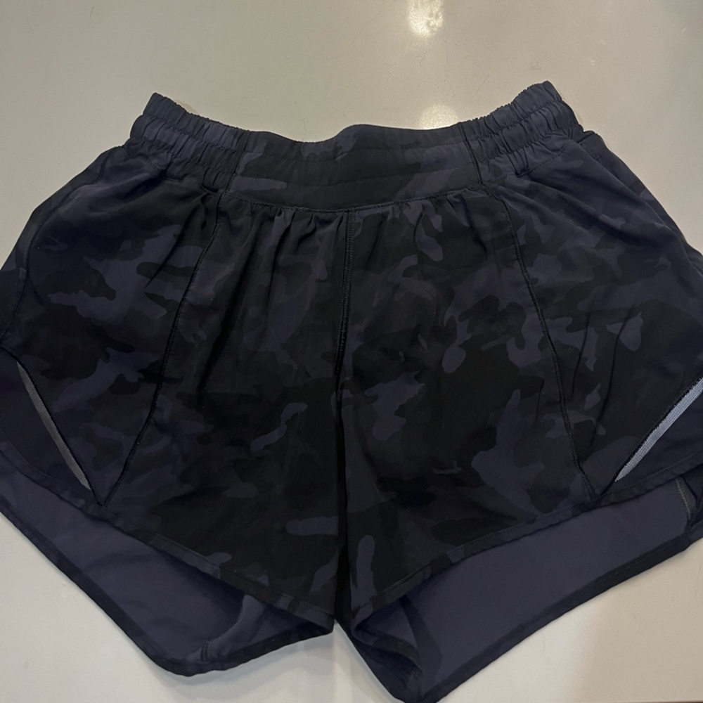 Lululemon Hotty Hot Shorts - Black Camo - Size 6 Tall - Used